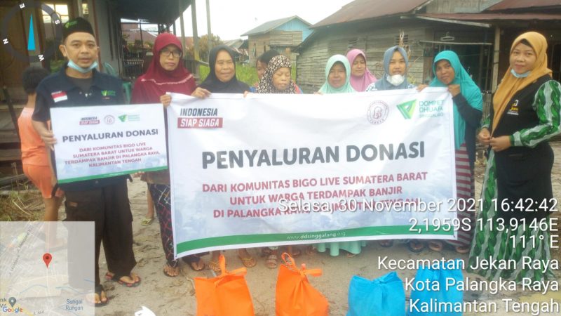 Warga terdampak banjir  di Kalteng terima donasi dari  Komunitas Bigo Live Sumbar